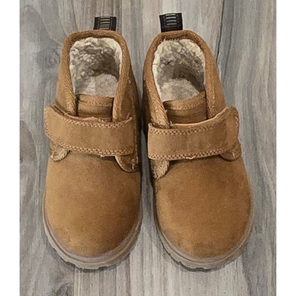 Cat & Jack Toddler Boots – Size 6 – Tan Lined Boots